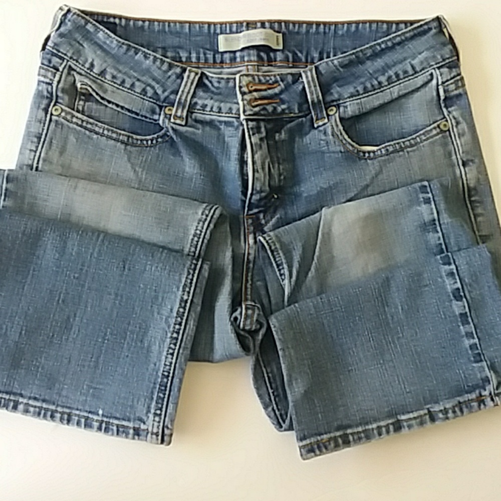 Vtg grunge slender bootcut 526 Levi ladies jeans